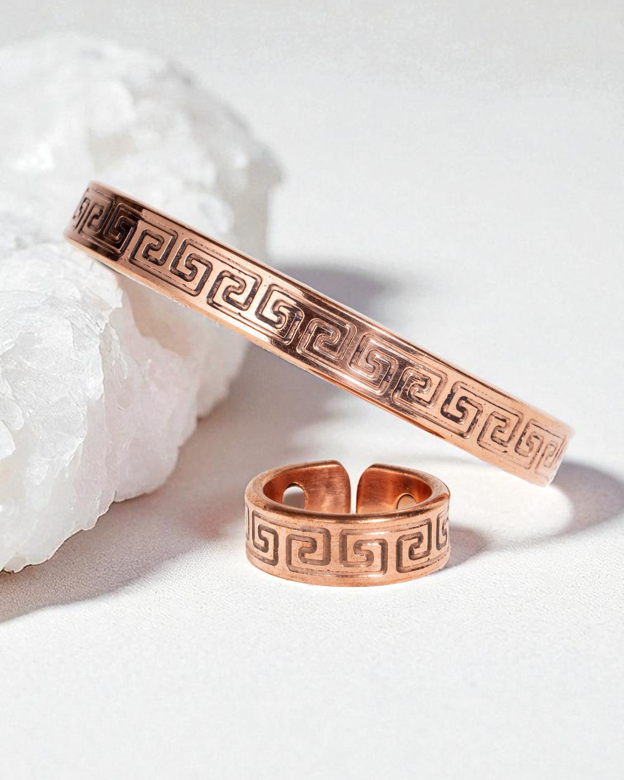 koperen armband en ring voor heren met meanderpatroon