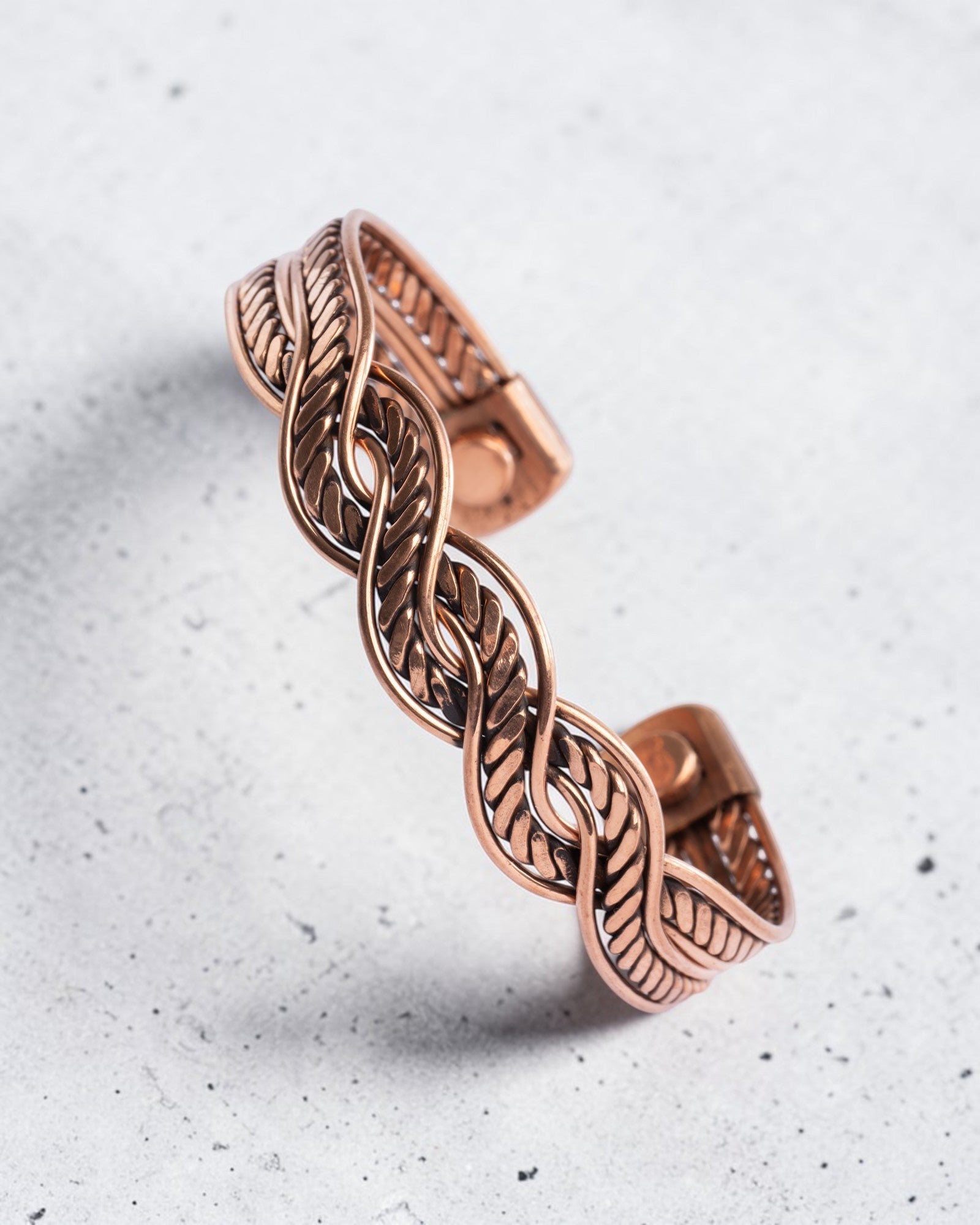 Koperen magneet armband met golvend design