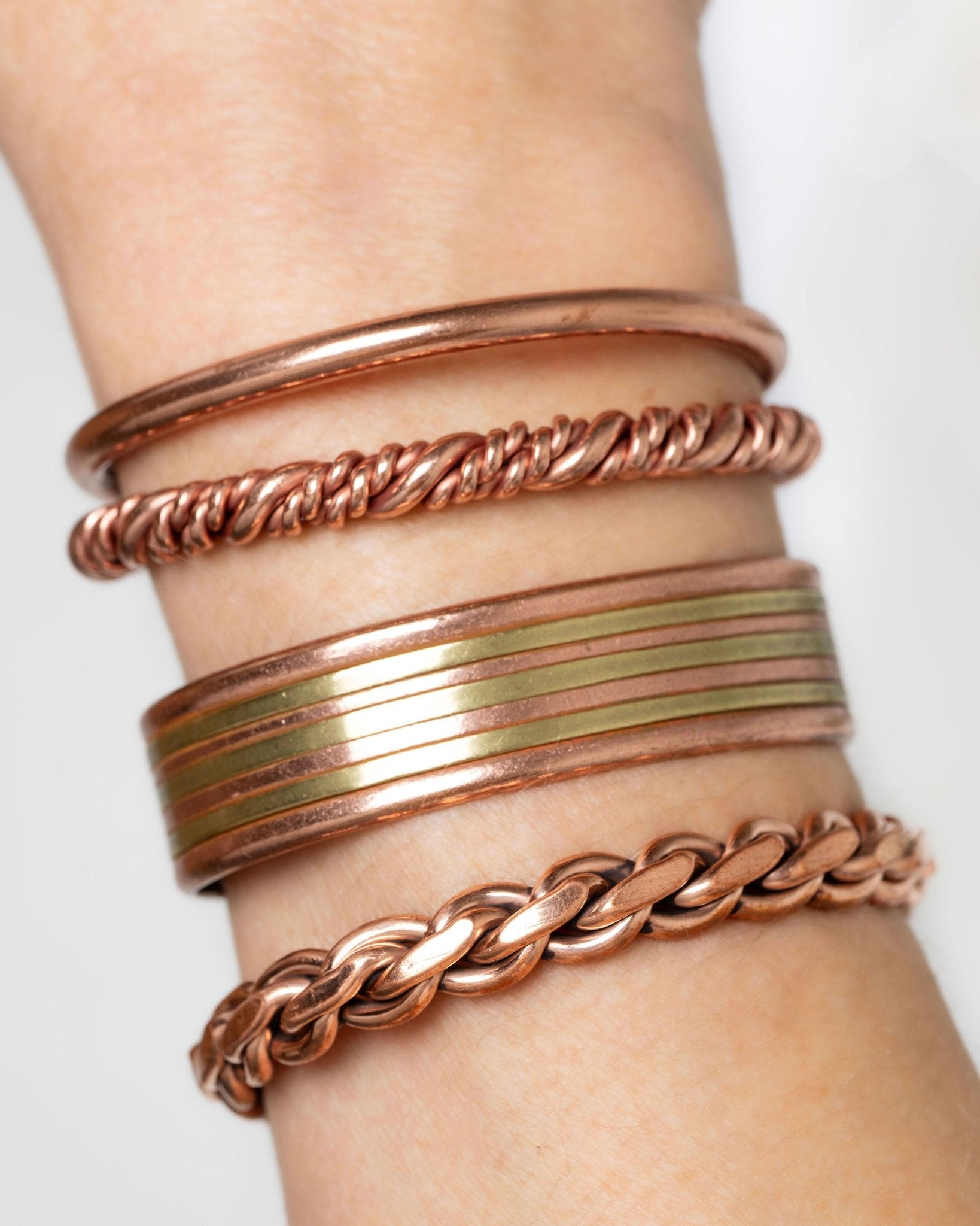 Smalle gedraaide koperen magneet armband - VEDAenergi