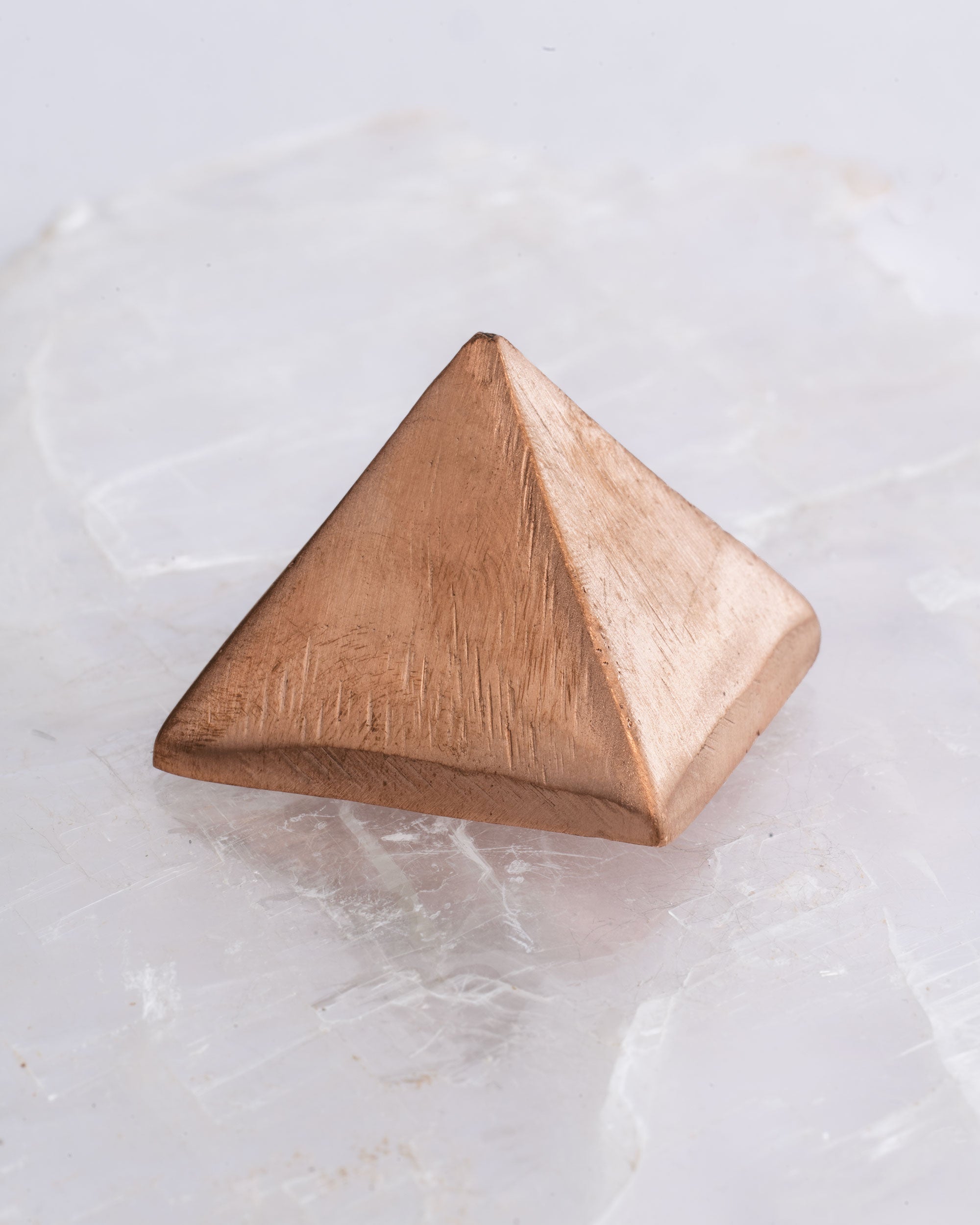 Massieve Koperen Piramide - Balans & Focus