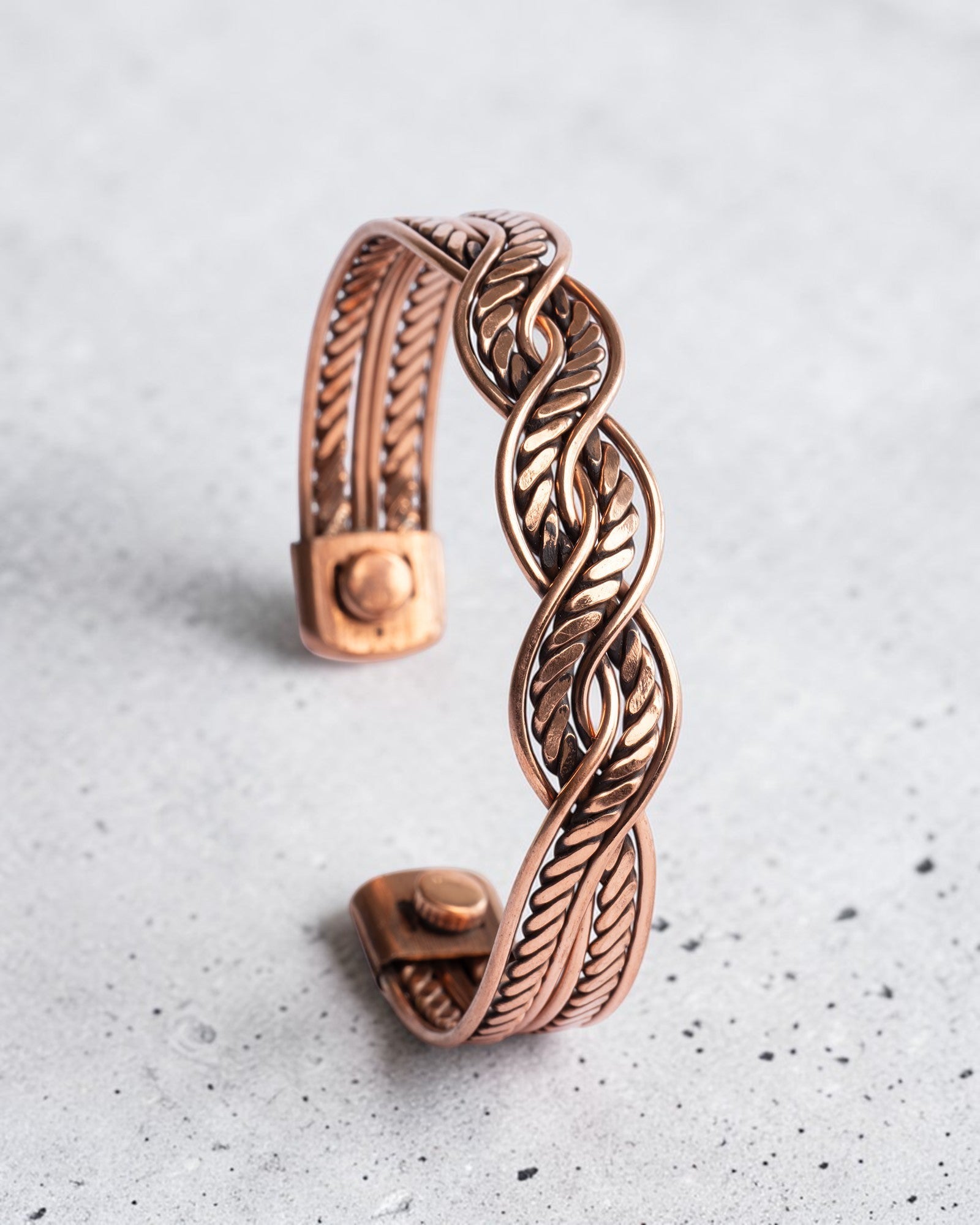 Copper magnetic bracelet with wavy design