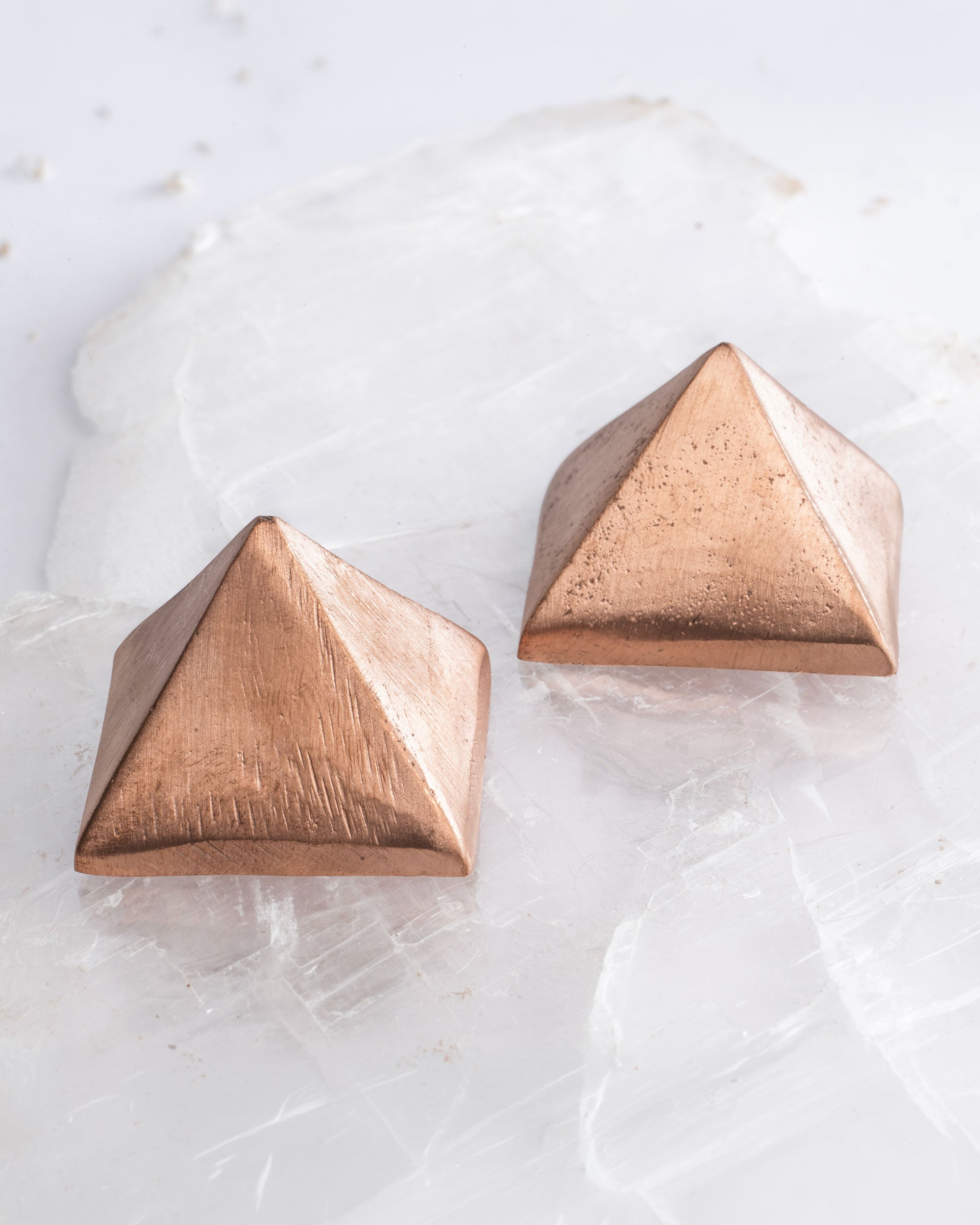 Massieve Koperen Piramide - Balans & Focus